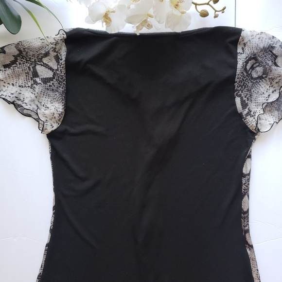 CUTE RUFFLE TOP💜 - Picture 2 of 4